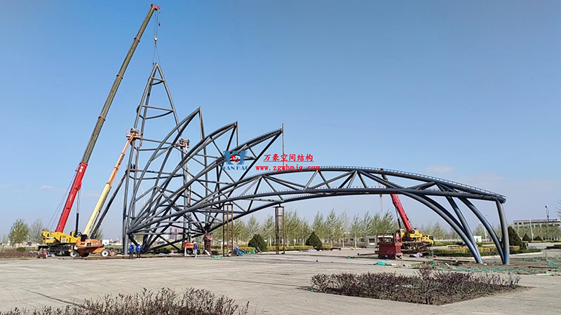 芳菲四月，共鑒美好！陜西定邊馬蓮灘沙漠公園鋼膜結構工程最新進展播報