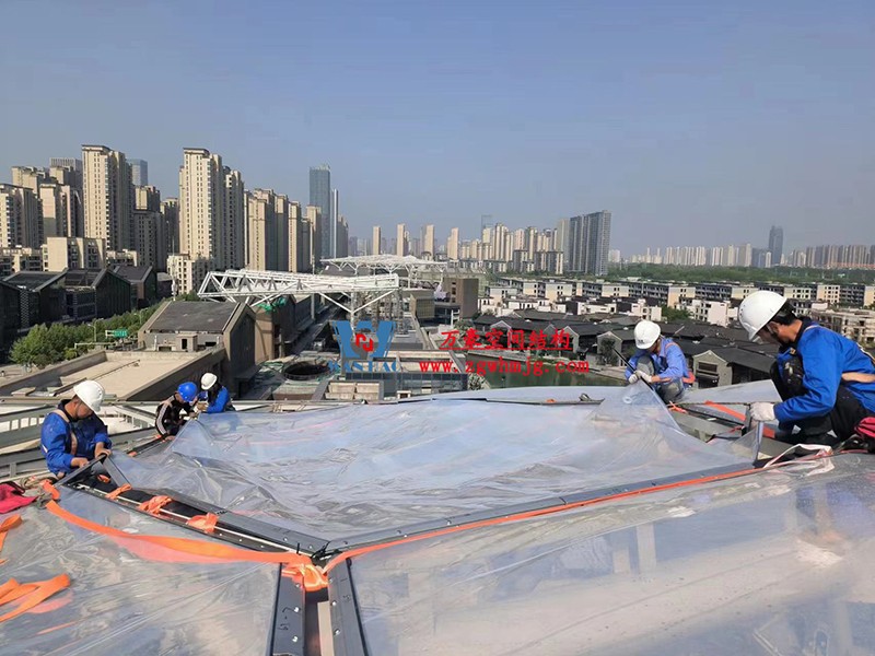 勞動最光榮，致敬一線工作者！