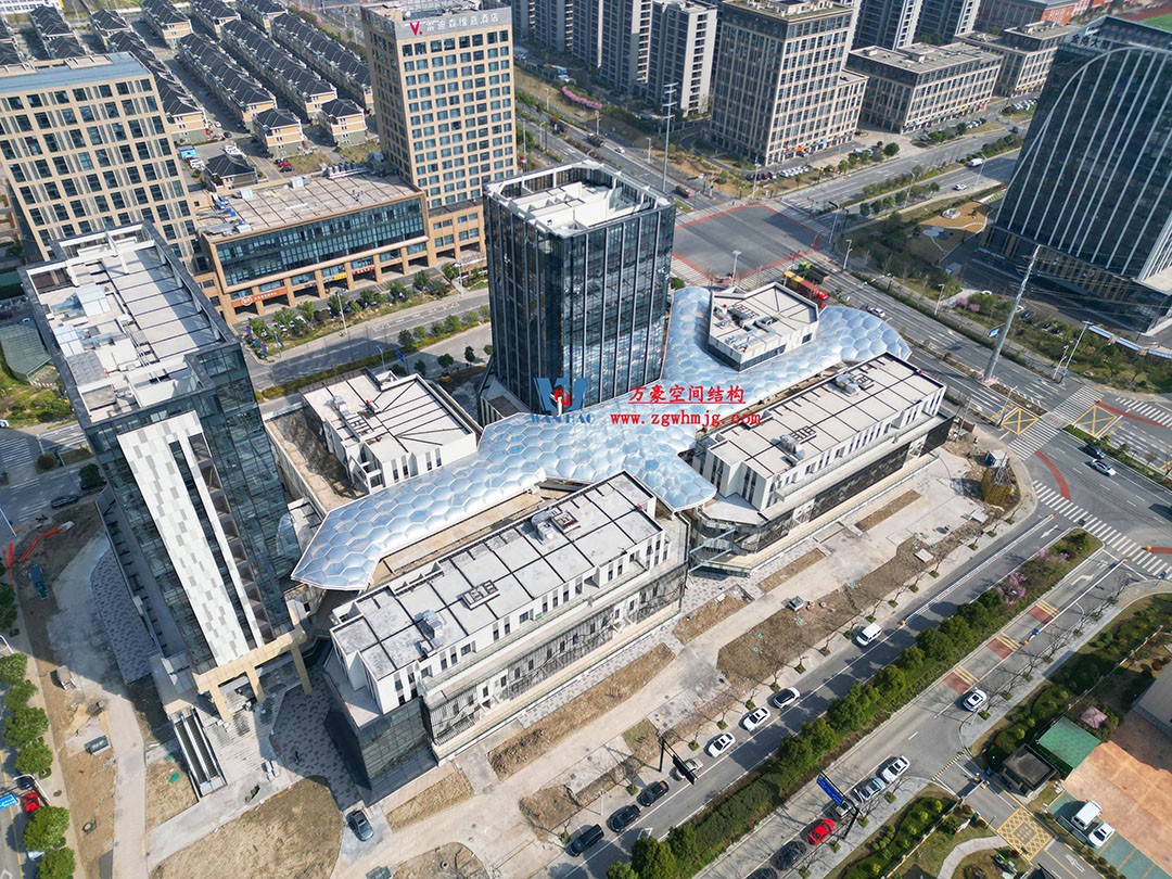 已完工，這個ETFE氣枕商業(yè)天幕閃亮登場！