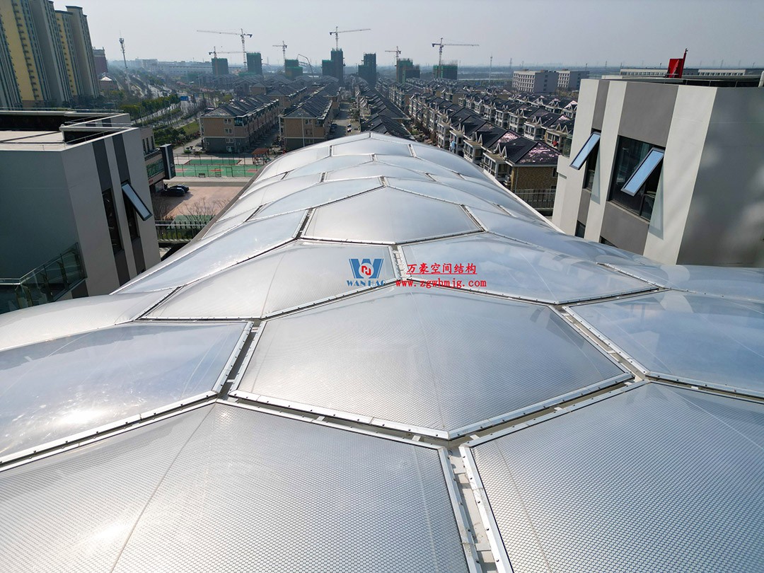 已完工，這個ETFE氣枕商業(yè)天幕閃亮登場！