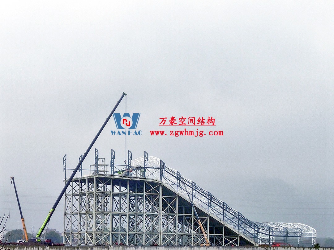 馭風逐沙,織就賽道美學——比亞迪紹興嵊州賽車場干拔沙坡觀景平臺鋼膜結(jié)構(gòu) 馭風逐沙,織就賽道美學——比亞迪紹興嵊州賽車場干拔沙坡觀景平臺鋼膜結(jié)構(gòu)