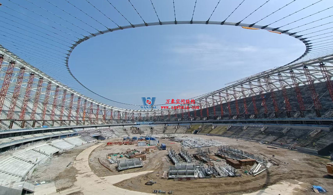 無錫奧體中心體育場ETFE膜首吊成功,太湖畔將閃耀“生態之光” 無錫奧體中心體育場ETFE膜首吊成功,太湖畔將閃耀“生態之光”