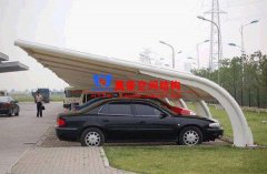 7字型膜結(jié)構(gòu)車棚是什么？有哪些特點(diǎn)？