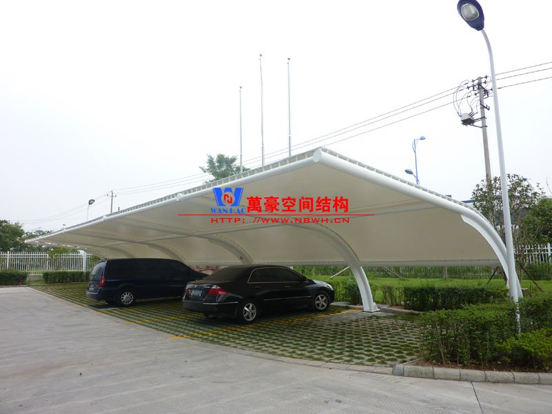 膜結構車棚