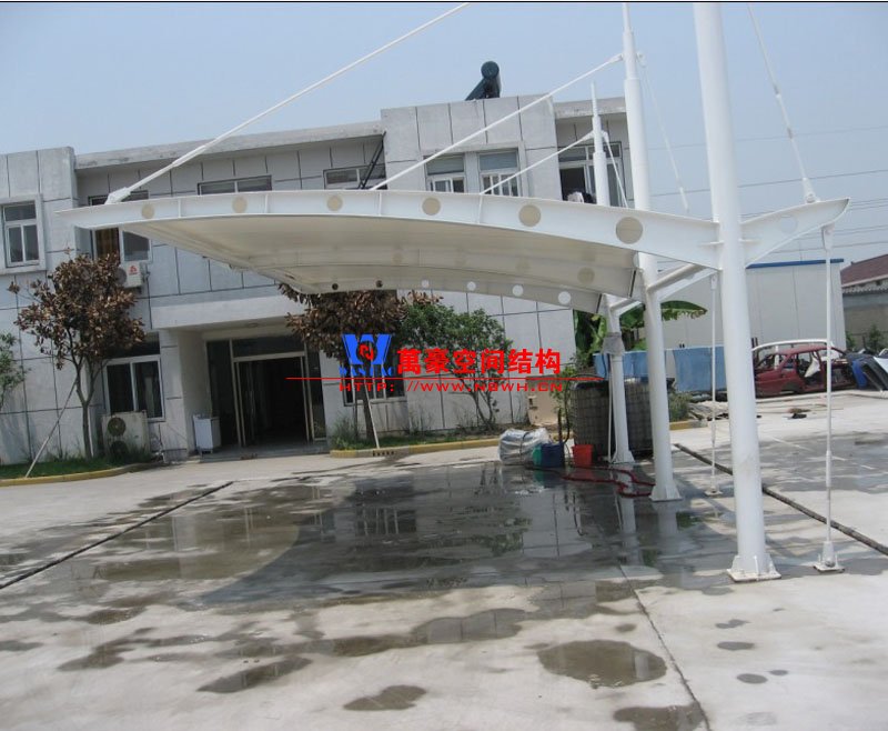 單側斜拉型膜結構車棚