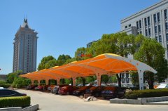 汽車車棚價(jià)格一般是怎么算的？膜結(jié)構(gòu)車棚報(bào)價(jià)性價(jià)比是最高的嗎？