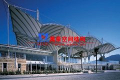 景觀張拉膜結(jié)構(gòu)有哪些性能特點(diǎn)？