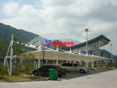 膜結(jié)構車棚的隔熱性能如何？怎么增強膜結(jié)構車棚隔熱效果？