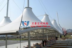 怎樣判斷膜結(jié)構(gòu)施工質(zhì)量的好壞？張拉膜結(jié)構(gòu)施工質(zhì)量判斷方法有哪些？